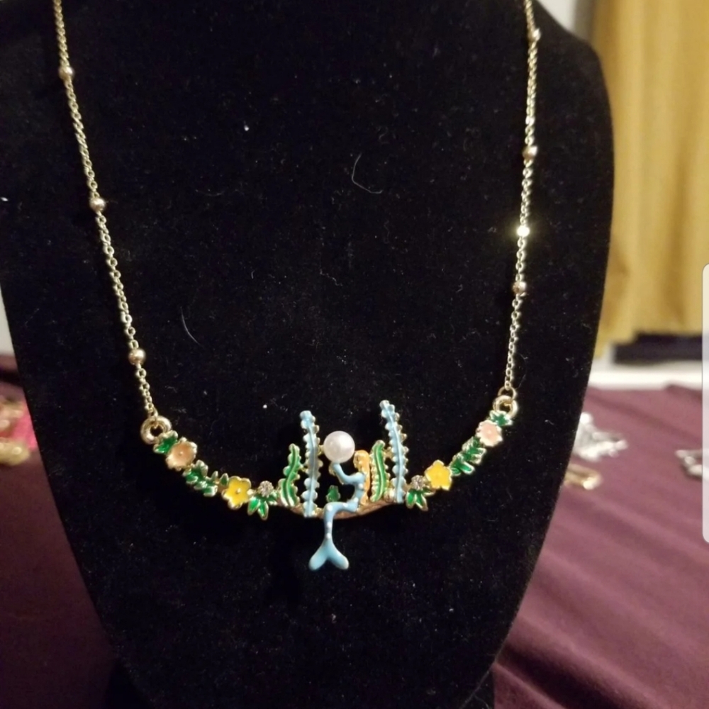 Mermaid scene necklace